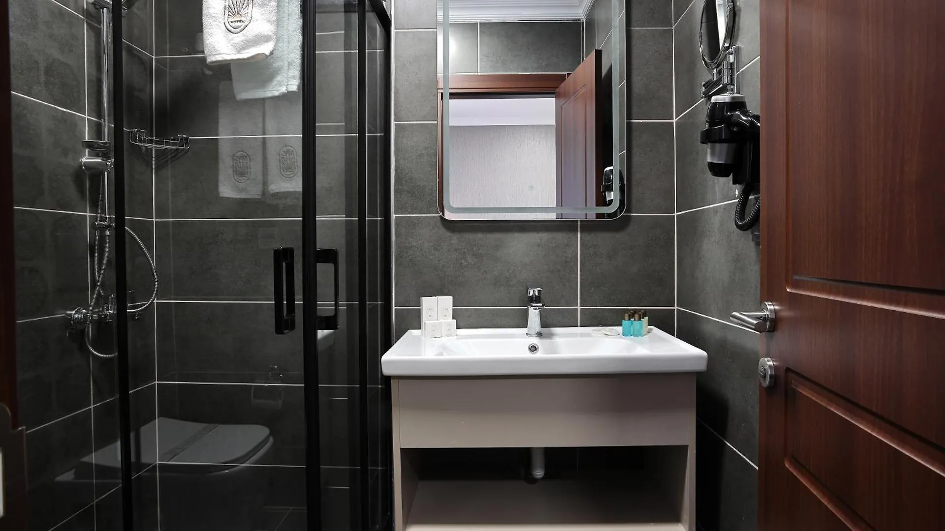 Mays Royal Hotel Istanbul 4*,