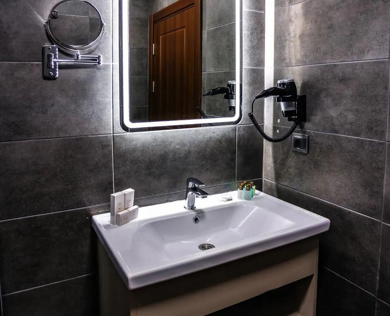 Mays Royal Hotel Istanbul